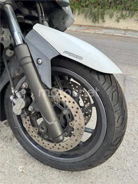 Yamaha XMAX 400 - Vista 9