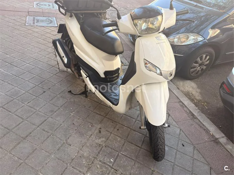 Peugeot Tweet 125 - Vista 4