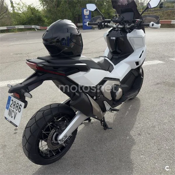 Honda X-ADV - Vista 5