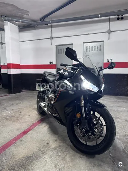 Honda CBR650R - Vista 3