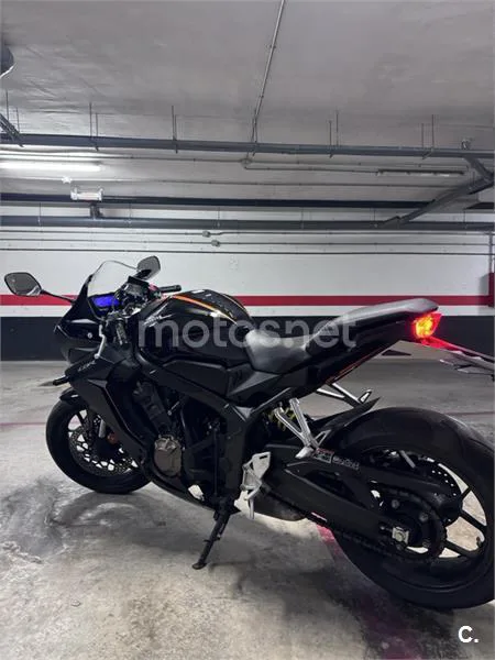 Honda CBR650R - Vista 6