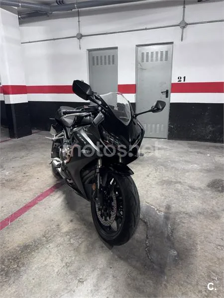 Honda CBR650R - Vista 9