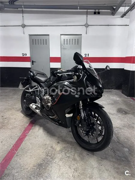 Honda CBR650R - Vista 10