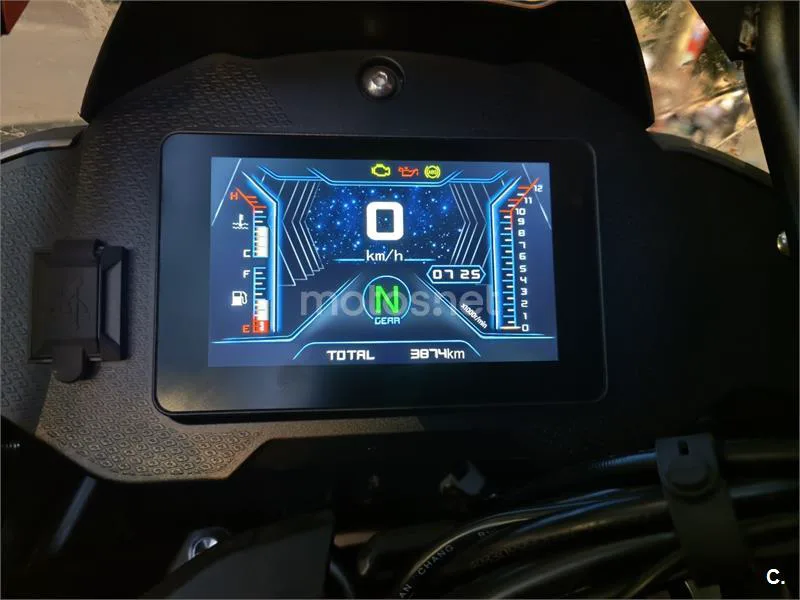 QJ Motor SRT 700 X - Vista 6