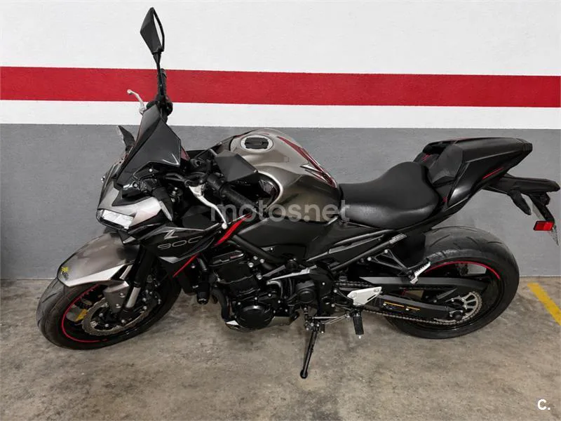 Kawasaki Z900 - Vista 3