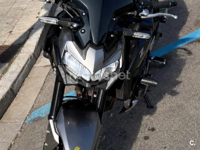 Kawasaki Z900 - Vista 4