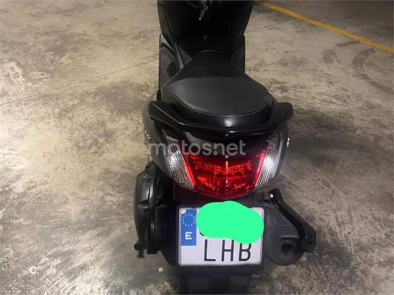 Yamaha NMAX - Vista 4