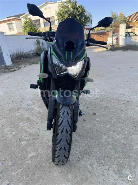 Kawasaki Z800 - Vista 3