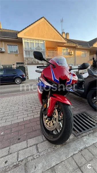 Honda CBR600RR - Vista 3