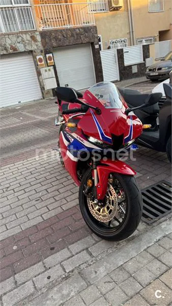 Honda CBR600RR - Vista 4