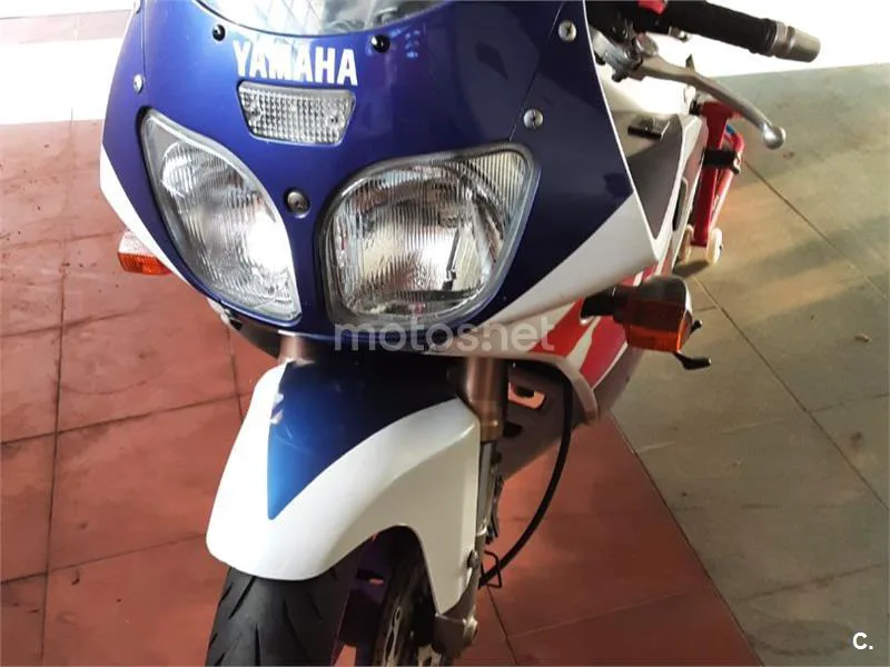 Yamaha YZF750R - Vista 3