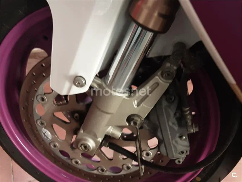 Yamaha YZF750R - Vista 7