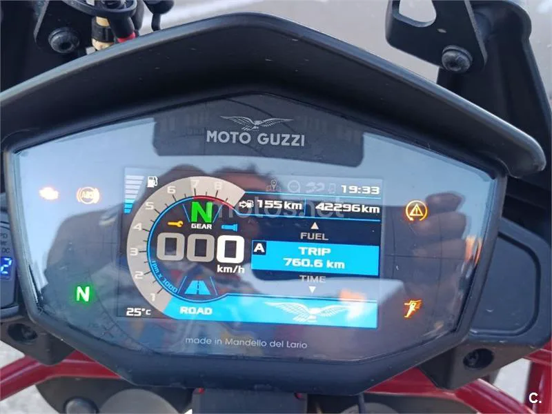 Moto Guzzi V85 TT - Vista 12