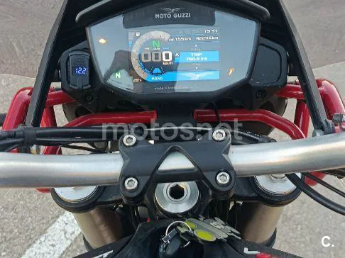 Moto Guzzi V85 TT - Vista 4