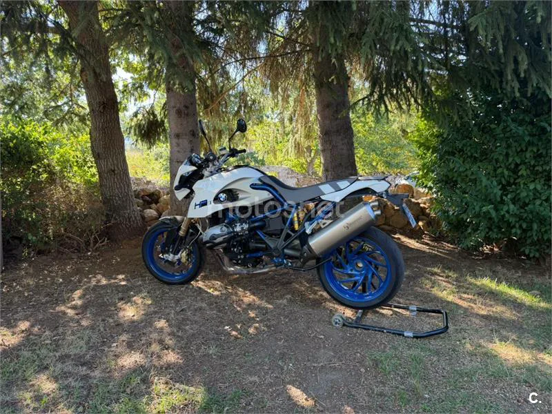 BMW HP2 Megamoto - Vista 11
