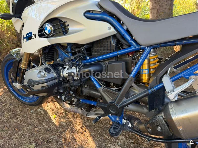BMW HP2 Megamoto - Vista 7