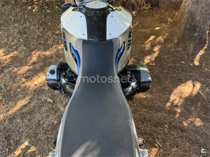 BMW HP2 Megamoto - Vista 10