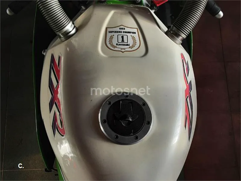 Kawasaki ZXR750 - Vista 3