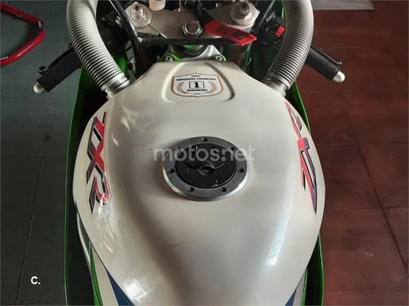 Kawasaki ZXR750 - Vista 6