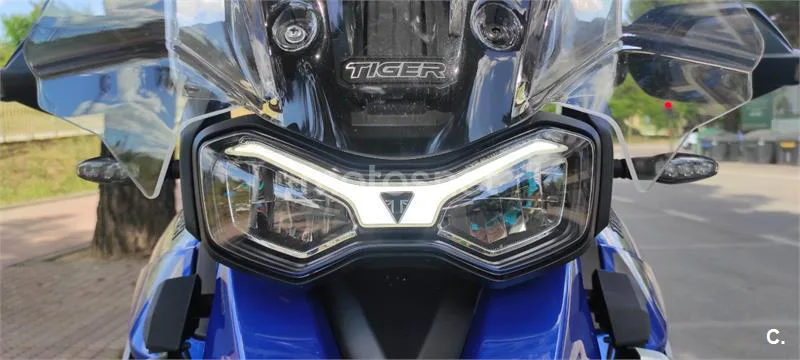 Triumph Tiger 900 - Vista 13