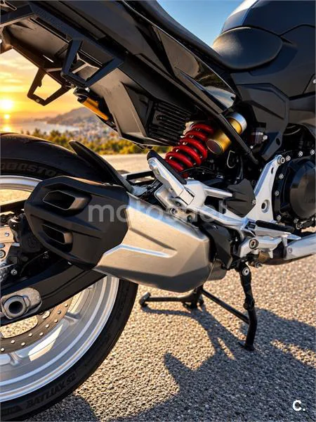 BMW F 900 R - Vista 4