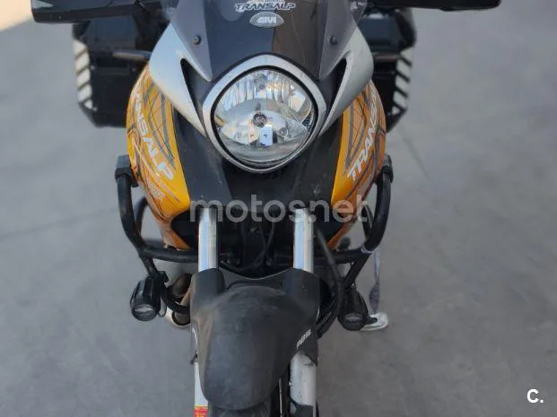 Honda XL700V Transalp - Vista 4