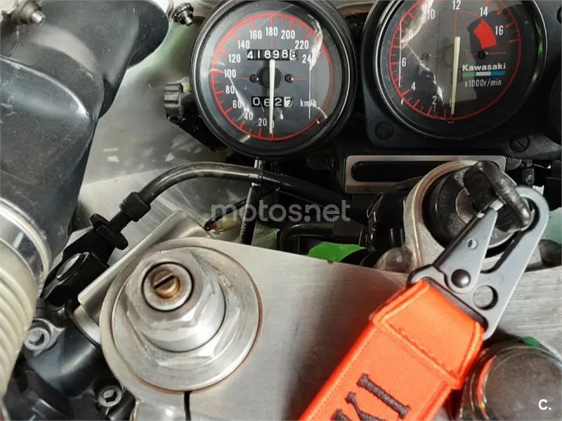 Kawasaki ZXR400 - Vista 5
