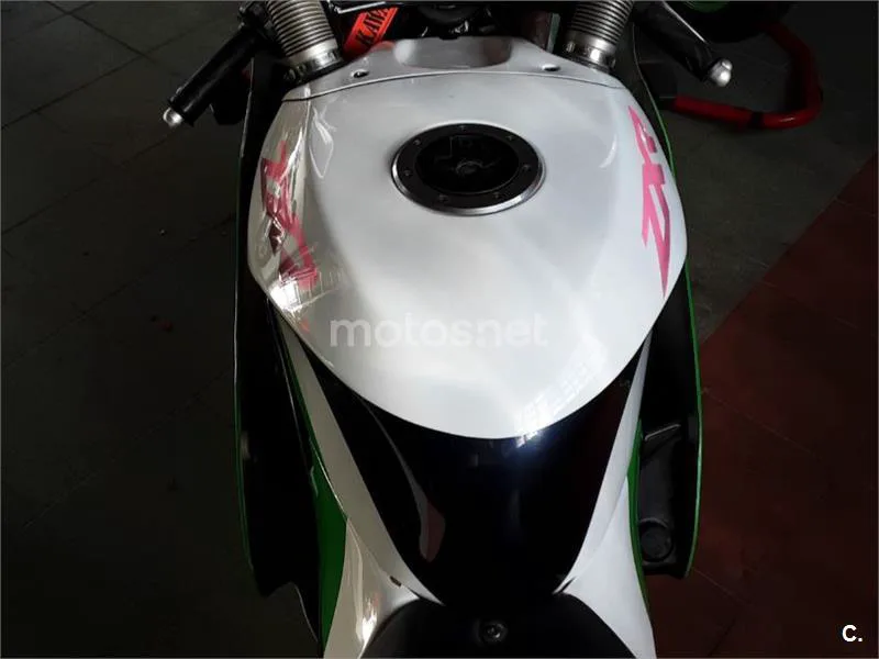 Kawasaki ZXR400 - Vista 6