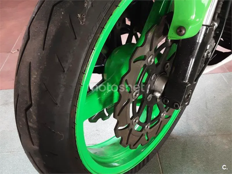 Kawasaki ZXR400 - Vista 7
