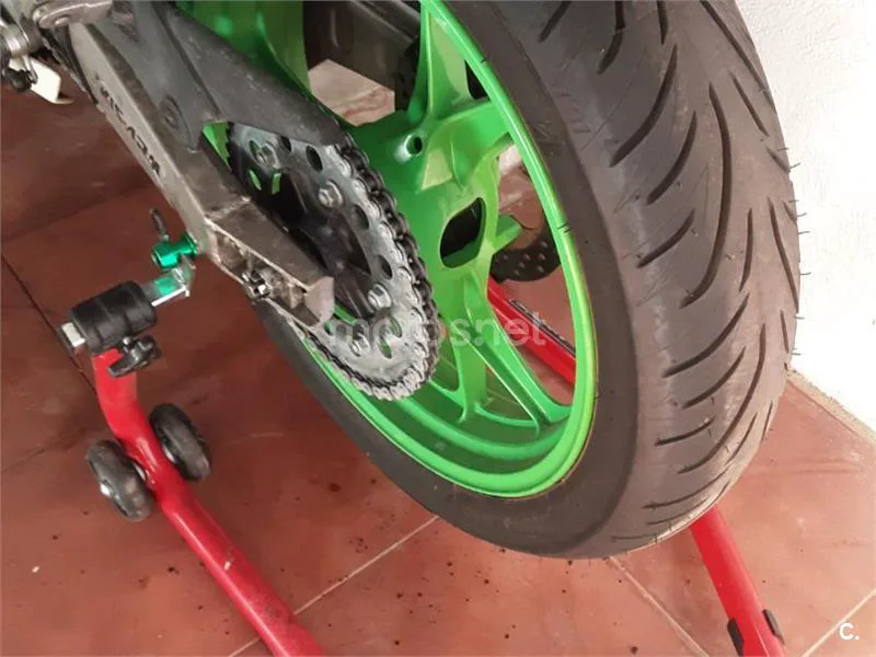 Kawasaki ZXR400 - Vista 3