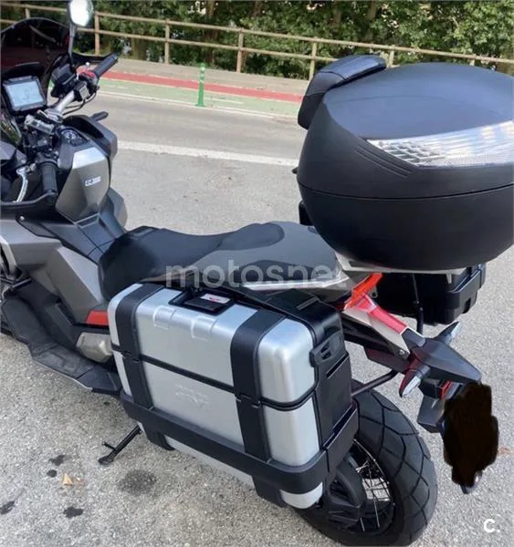 Honda X-ADV - Vista 4