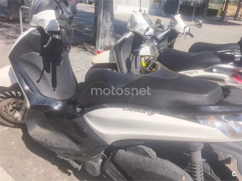 Piaggio Beverly 300 - Vista 3