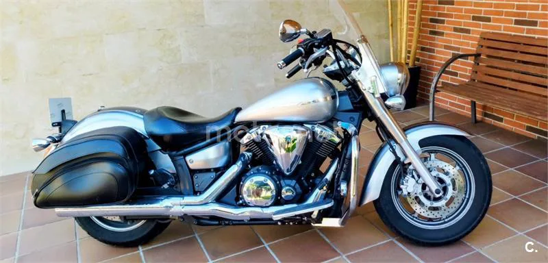 Yamaha XVS1300A Midnight Star - Vista 4