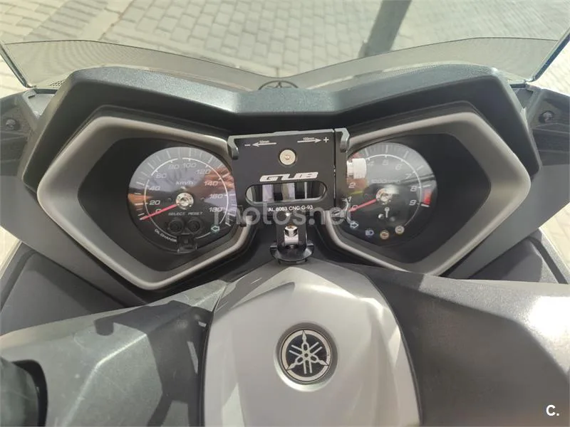 Yamaha XMAX 400 - Vista 5
