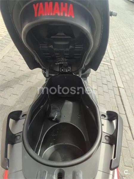 Yamaha XMAX 400 - Vista 9