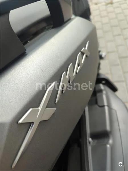 Yamaha XMAX 400 - Vista 10