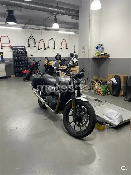 Triumph Street Twin - Vista 4