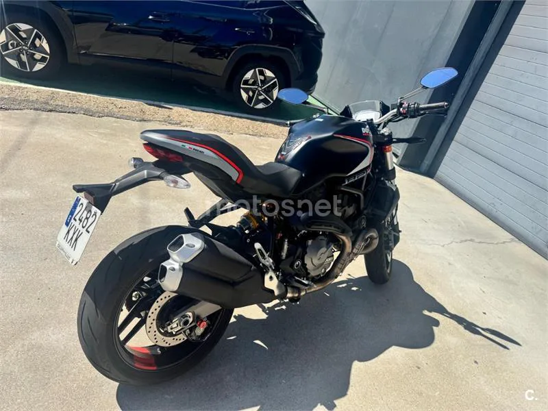 Ducati Monster 821 - Vista 4