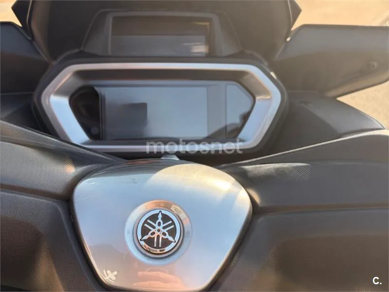 Yamaha XMAX 125 - Vista 25