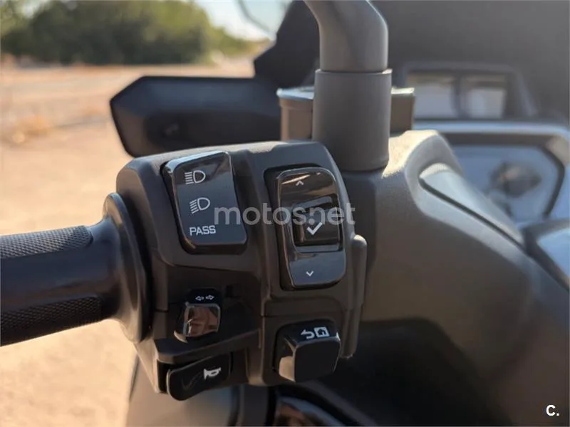 Yamaha XMAX 125 - Vista 26