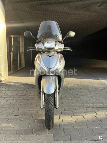 Honda SH300i - Vista 4