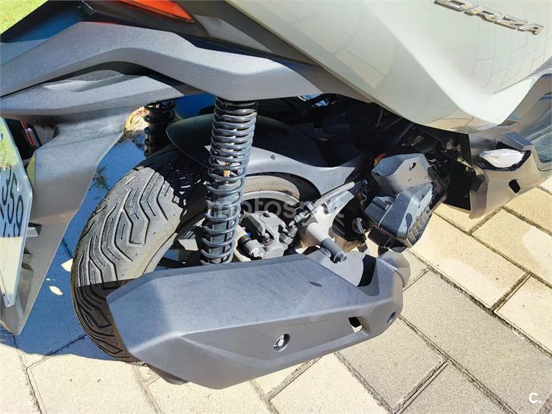 Honda Forza 125 - Vista 3