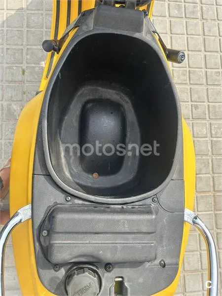Vespa LX 125 - Vista 9