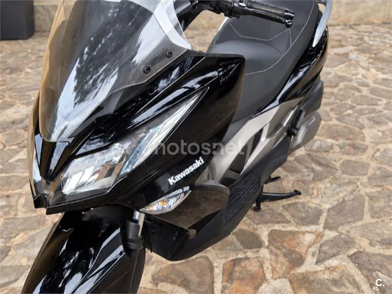 Kawasaki J300 - Vista 5