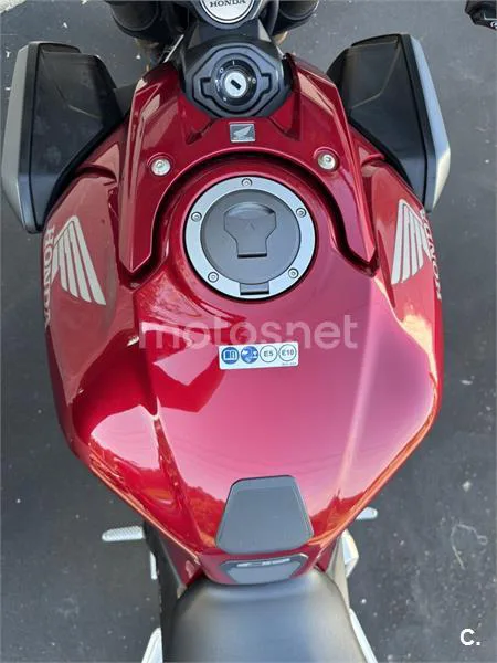 Honda CB650R - Vista 6