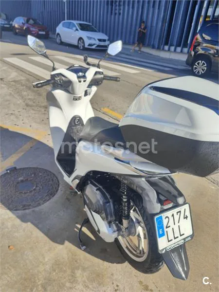 Honda SH125i - Vista 3