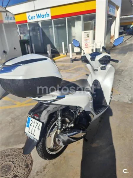 Honda SH125i - Vista 4