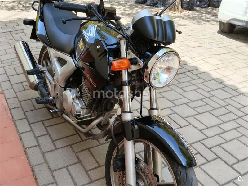 Honda CBF250 - Vista 3