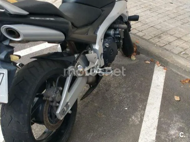 Suzuki GSR600 - Vista 3