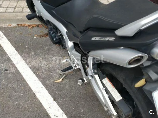 Suzuki GSR600 - Vista 5